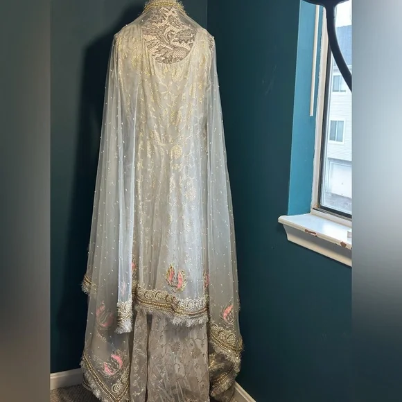 Pakistani Bridal gown - Picture 7 of 12